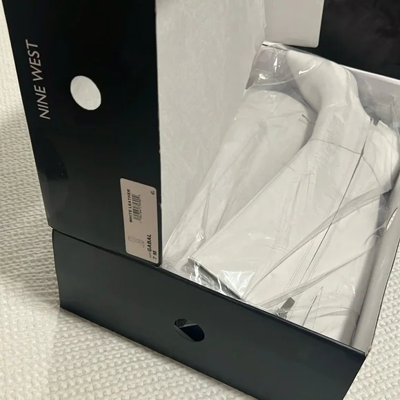 Nine West “Gabal” White Leather Tall Block Heel Pointy Toe Boots Size 7 NEW - Picture 16 of 16